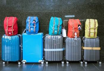 Co można mieć w bagażu podręcznym - Ryanair, Wizz Air i inne linie