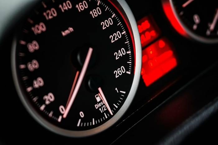 Inteligentny asystent prędkości – czym jest i jak działa ISA?