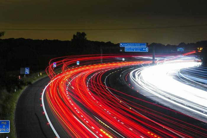 Minimalna prędkość na autostradzie – ile wynosi?
