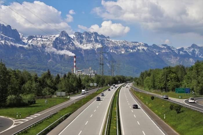 Opłaty za autostrady – winiety, bramki i systemy poboru należności