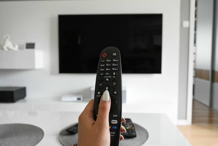 Ubezpieczenie telewizora i innego sprzętu AGD i RTV – co obejmuje i czy warto je mieć?